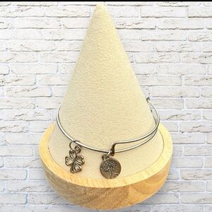 Bangle Bracelet with Family Tree and Four Leaf Clover